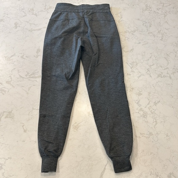 Lululemon On Track Jogger Heathered Black Size 2 - Picture 9 of 16